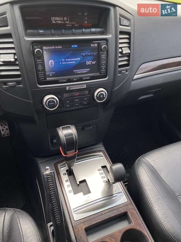 Внедорожник / Кроссовер Mitsubishi Pajero Wagon 2014 в Харькове