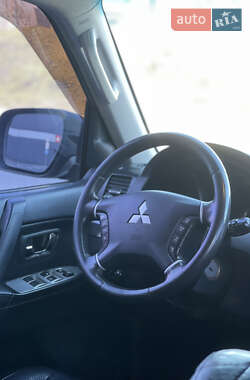 Внедорожник / Кроссовер Mitsubishi Pajero Wagon 2007 в 