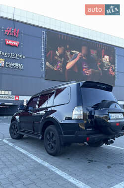Внедорожник / Кроссовер Mitsubishi Pajero Wagon 2007 в 