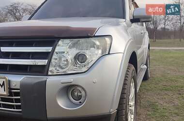 Внедорожник / Кроссовер Mitsubishi Pajero Wagon 2007 в 
