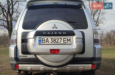 Внедорожник / Кроссовер Mitsubishi Pajero Wagon 2007 в 
