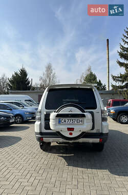 Внедорожник / Кроссовер Mitsubishi Pajero Wagon 2007 в 