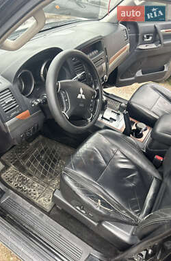 Внедорожник / Кроссовер Mitsubishi Pajero Wagon 2007 в 