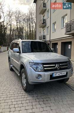 Позашляховик / Кросовер Mitsubishi Pajero Wagon 2008 в 