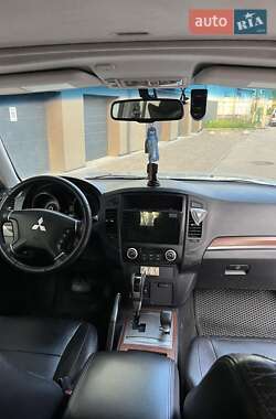 Позашляховик / Кросовер Mitsubishi Pajero Wagon 2008 в 