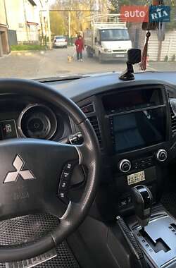 Позашляховик / Кросовер Mitsubishi Pajero Wagon 2008 в 