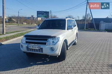 Внедорожник / Кроссовер Mitsubishi Pajero Wagon 2014 в 