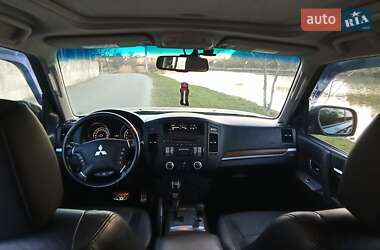Позашляховик / Кросовер Mitsubishi Pajero Wagon 2010 в 