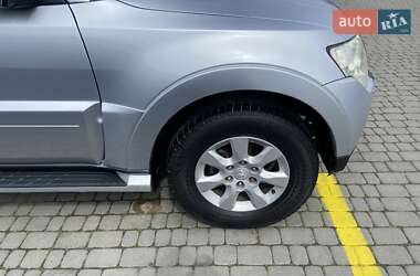 Внедорожник / Кроссовер Mitsubishi Pajero Wagon 2009 в 