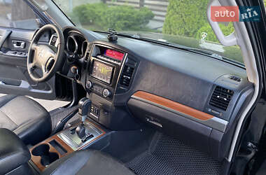 Внедорожник / Кроссовер Mitsubishi Pajero Wagon 2007 в 
