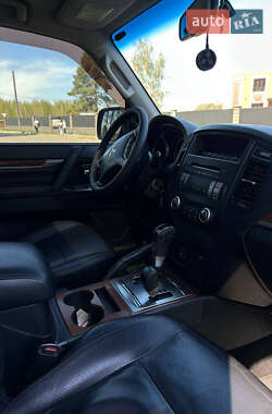 Позашляховик / Кросовер Mitsubishi Pajero Wagon 2008 в 