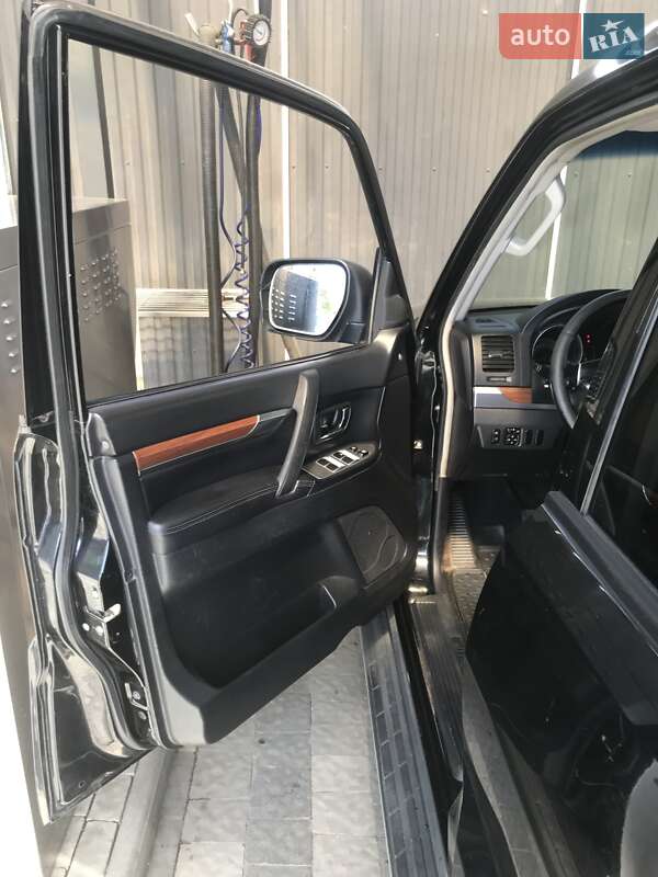 Внедорожник / Кроссовер Mitsubishi Pajero Wagon 2007 в Ужгороде