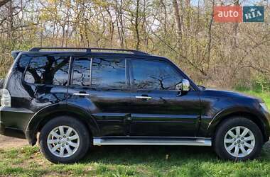 Внедорожник / Кроссовер Mitsubishi Pajero Wagon 2010 в 