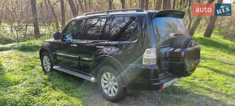 Внедорожник / Кроссовер Mitsubishi Pajero Wagon 2010 в Запорожье