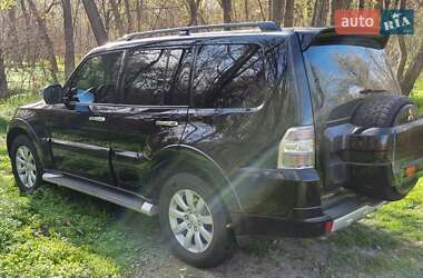 Внедорожник / Кроссовер Mitsubishi Pajero Wagon 2010 в 