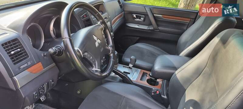 Внедорожник / Кроссовер Mitsubishi Pajero Wagon 2010 в Запорожье