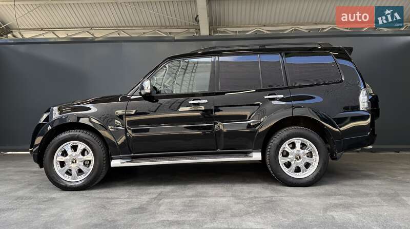 Внедорожник / Кроссовер Mitsubishi Pajero Wagon 2012 в Киеве