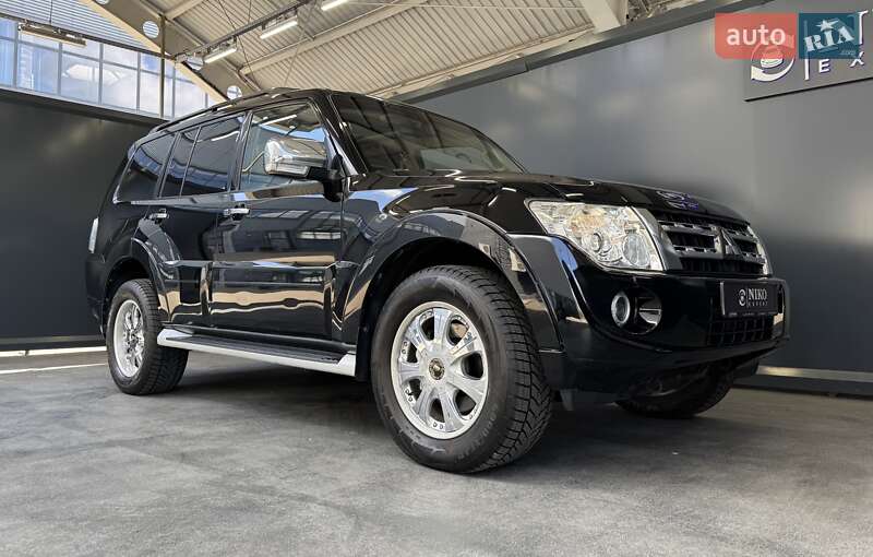 Внедорожник / Кроссовер Mitsubishi Pajero Wagon 2012 в Киеве