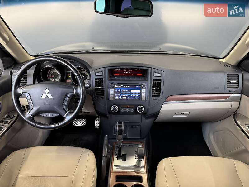 Внедорожник / Кроссовер Mitsubishi Pajero Wagon 2012 в Киеве