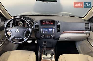 Внедорожник / Кроссовер Mitsubishi Pajero Wagon 2012 в 