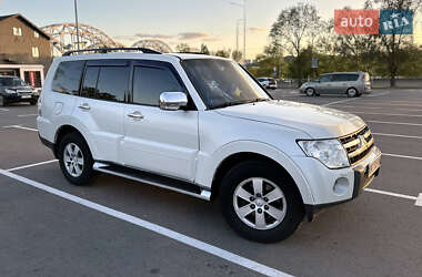 Внедорожник / Кроссовер Mitsubishi Pajero Wagon 2009 в Киеве