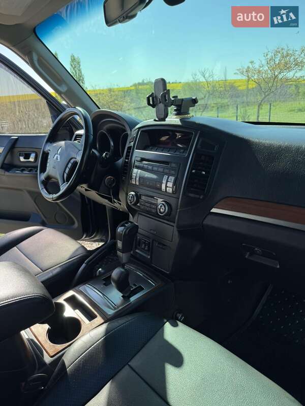 Внедорожник / Кроссовер Mitsubishi Pajero Wagon 2008 в Южном