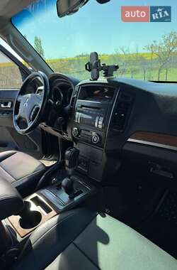 Внедорожник / Кроссовер Mitsubishi Pajero Wagon 2008 в 