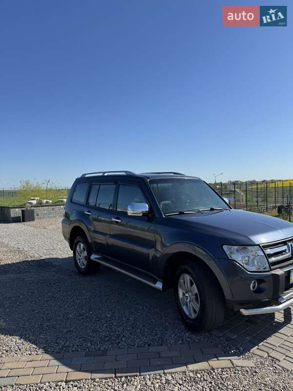 Внедорожник / Кроссовер Mitsubishi Pajero Wagon 2008 в Южном
