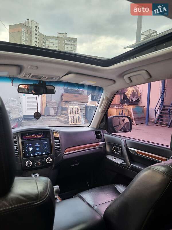 Позашляховик / Кросовер Mitsubishi Pajero Wagon 2008 в Києві