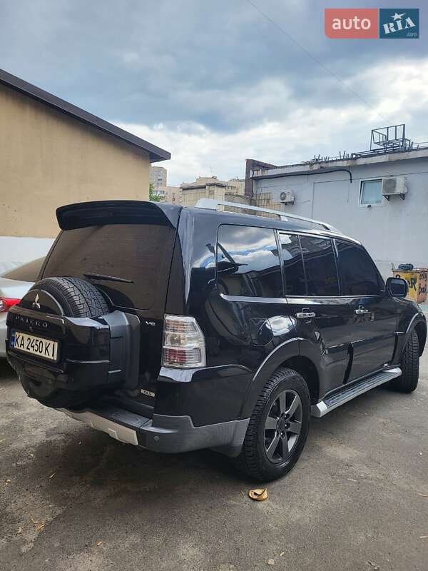 Позашляховик / Кросовер Mitsubishi Pajero Wagon 2008 в Києві