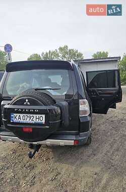 Внедорожник / Кроссовер Mitsubishi Pajero Wagon 2008 в 