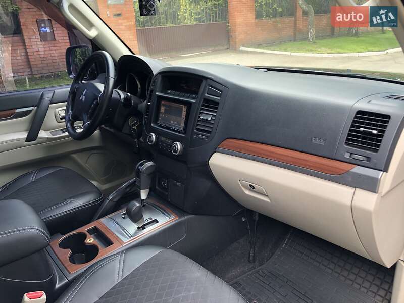 Внедорожник / Кроссовер Mitsubishi Pajero Wagon 2007 в Киеве фото 8 Внедорожник / Кроссовер Mitsubishi Pajero Wagon 2007 в Киеве