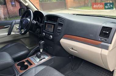 Внедорожник / Кроссовер Mitsubishi Pajero Wagon 2007 в 