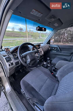 Позашляховик / Кросовер Mitsubishi Pajero Wagon 2004 в 