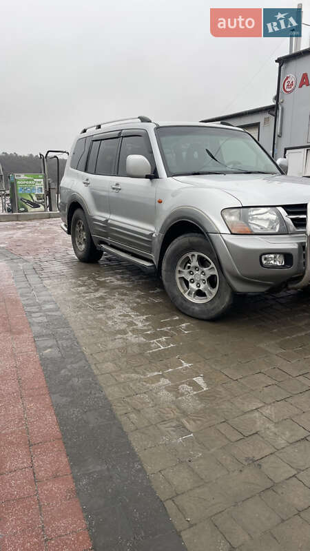 Внедорожник / Кроссовер Mitsubishi Pajero Wagon 2002 в 
