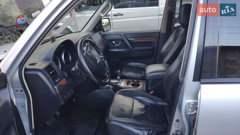 Внедорожник / Кроссовер Mitsubishi Pajero Wagon 2008 в Киеве