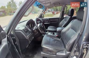 Внедорожник / Кроссовер Mitsubishi Pajero Wagon 2010 в 