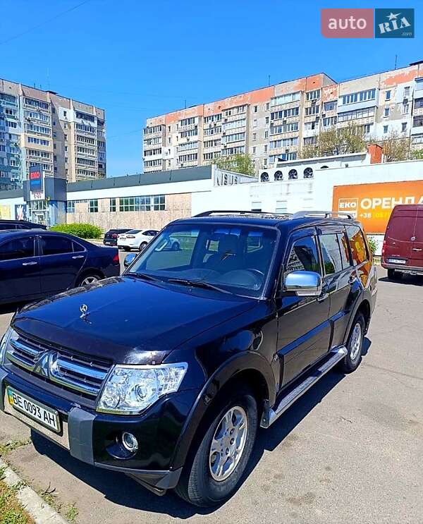 Внедорожник / Кроссовер Mitsubishi Pajero Wagon 2007 в 