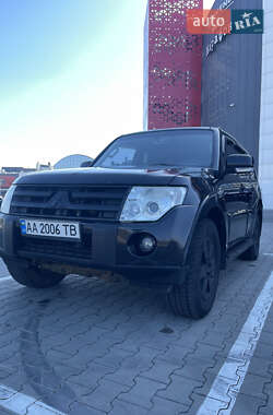 Внедорожник / Кроссовер Mitsubishi Pajero Wagon 2007 в Киеве