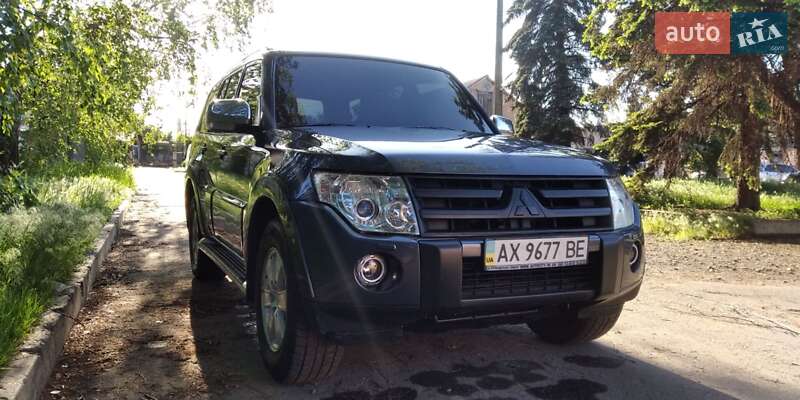 Внедорожник / Кроссовер Mitsubishi Pajero Wagon 2007 в 