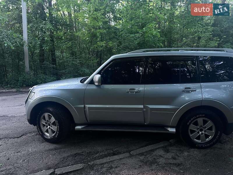 Позашляховик / Кросовер Mitsubishi Pajero Wagon 2007 в Павлограді