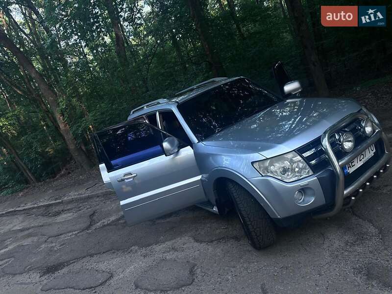 Позашляховик / Кросовер Mitsubishi Pajero Wagon 2007 в Павлограді