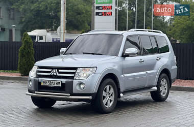 Внедорожник / Кроссовер Mitsubishi Pajero Wagon 2008 в 