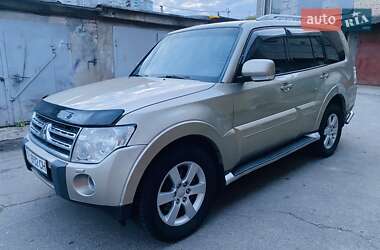 Позашляховик / Кросовер Mitsubishi Pajero Wagon 2008 в Києві