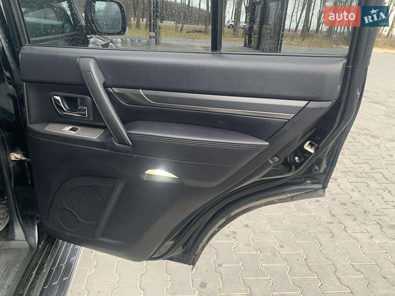 Внедорожник / Кроссовер Mitsubishi Pajero Wagon 2011 в Львове
