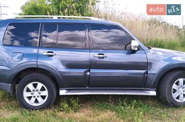 Внедорожник / Кроссовер Mitsubishi Pajero Wagon 2007 в 