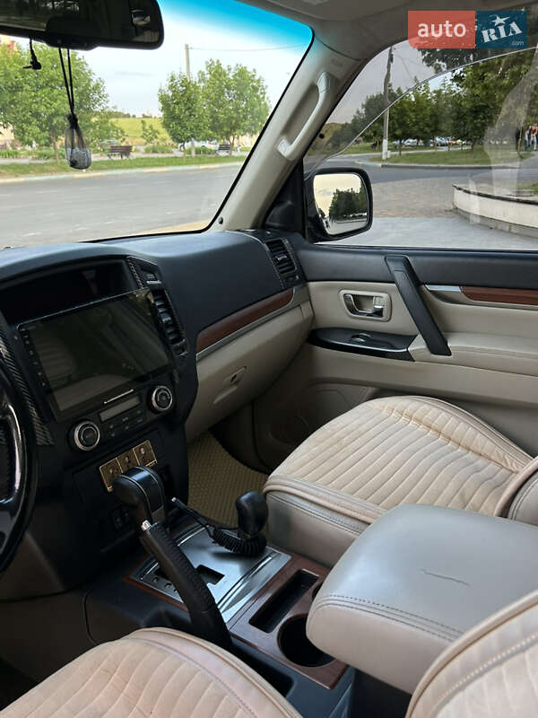 Внедорожник / Кроссовер Mitsubishi Pajero Wagon 2007 в Николаеве