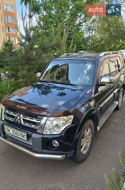 Позашляховик / Кросовер Mitsubishi Pajero Wagon 2008 в Рівному