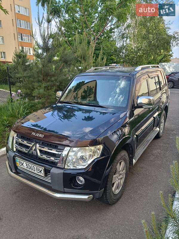 Внедорожник / Кроссовер Mitsubishi Pajero Wagon 2008 в 