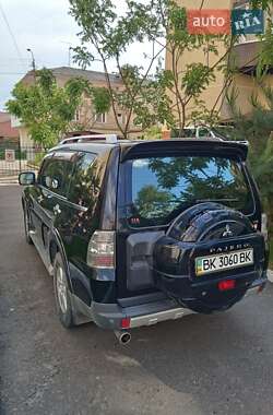 Внедорожник / Кроссовер Mitsubishi Pajero Wagon 2008 в 